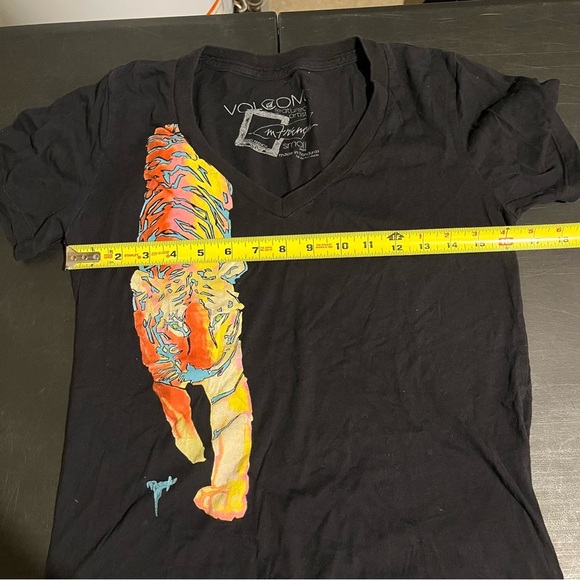 Volcom Matt French Tiger Womens Black Short Sleeve Shirt Size Small S Skater - Picture 7 of 8